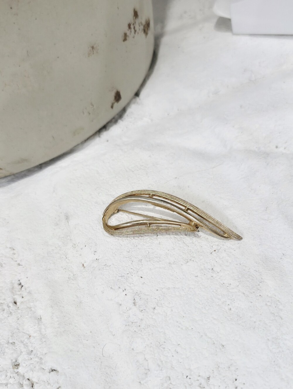 Vintage Gold Tone Leaf Brooch | Textured Modernist Pin | Mid-Century Style
